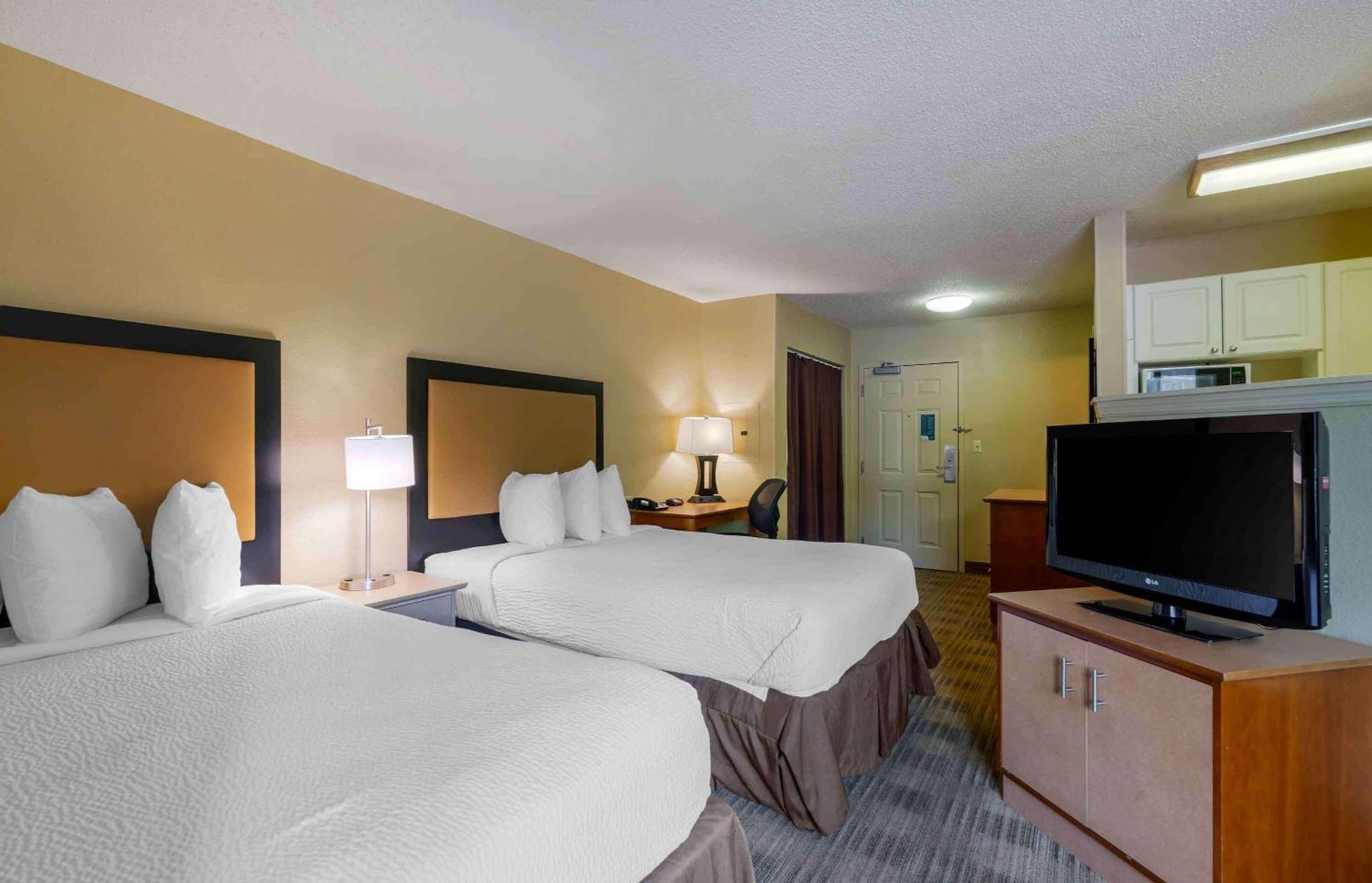Extended Stay America Select Suites Tampa Airport Memorial Hwy West Chase Bagian luar foto